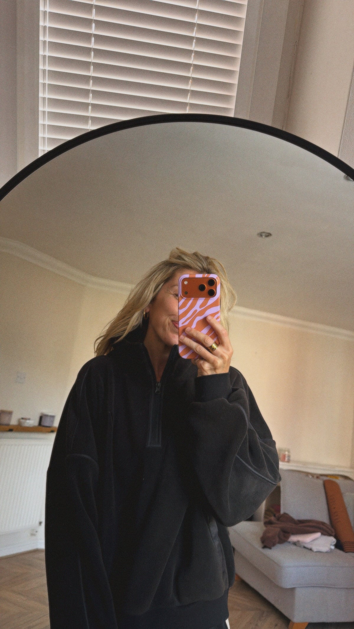 ½ ZIP FLEECE IN BLACK ON BLACK